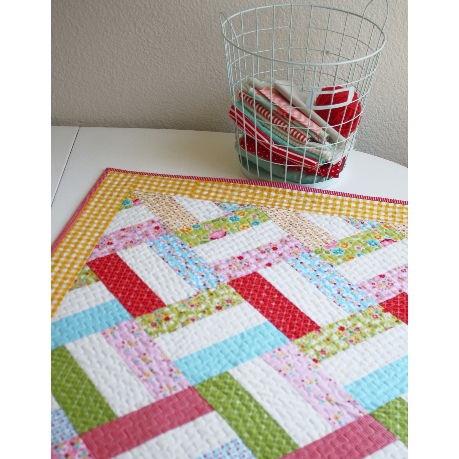 Easy Strip Quilt Pattern from WoodberryWay... Quiltstory Bloglovin’